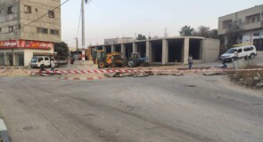 اغلاق الشارع الرئيسي الشرقي بسبب اعمال حفر وتمديد خط المياه الناقل